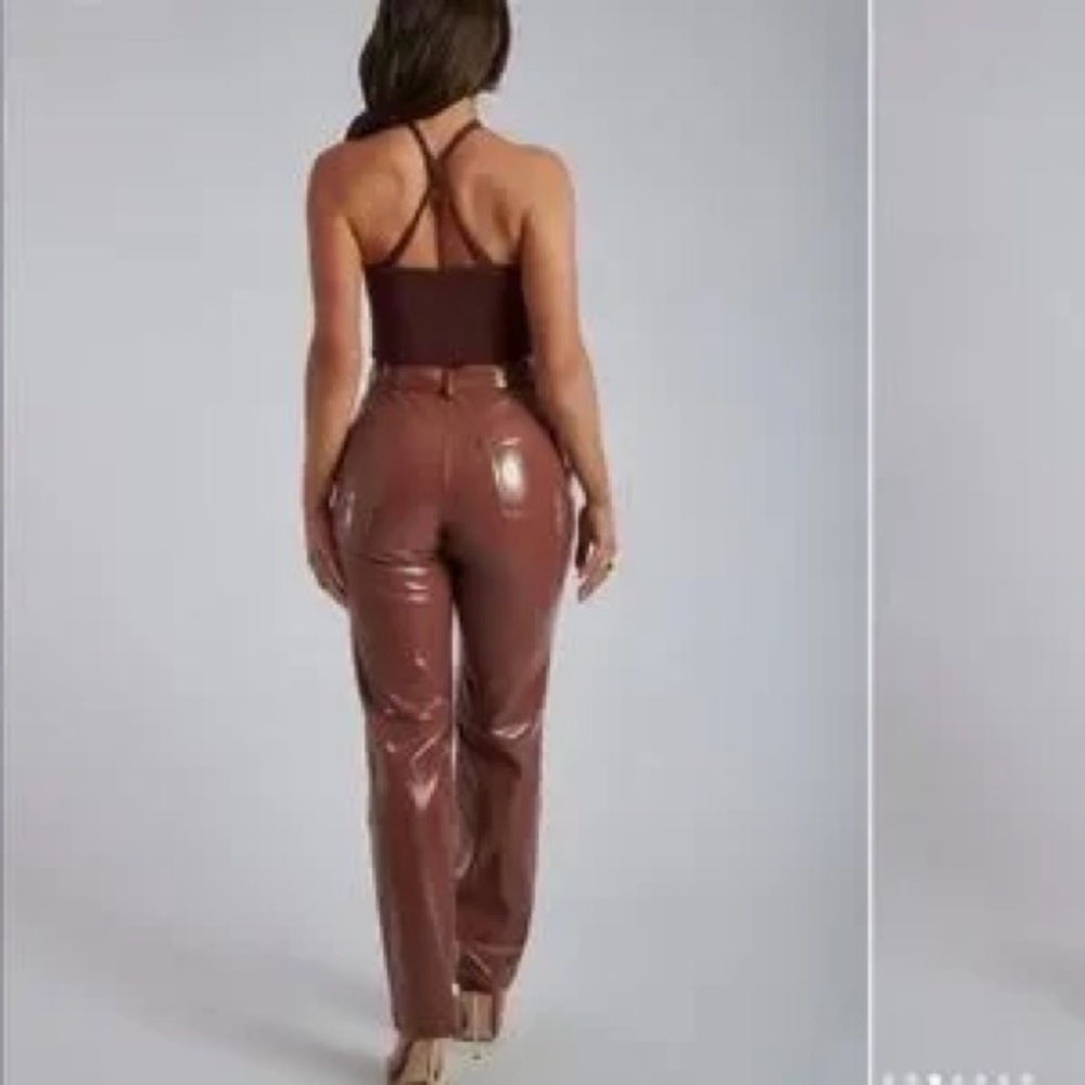MESHKI OAKLEIGH STRAIGHT LEG PATENT PANTS SIZE XS in Wine 🍷 colour - Picture 2 of 11